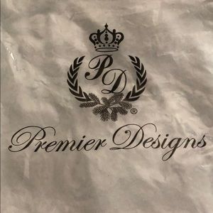 Premier Designs Jewelry - Necklace Premier Designs Jewelry - Necklace
